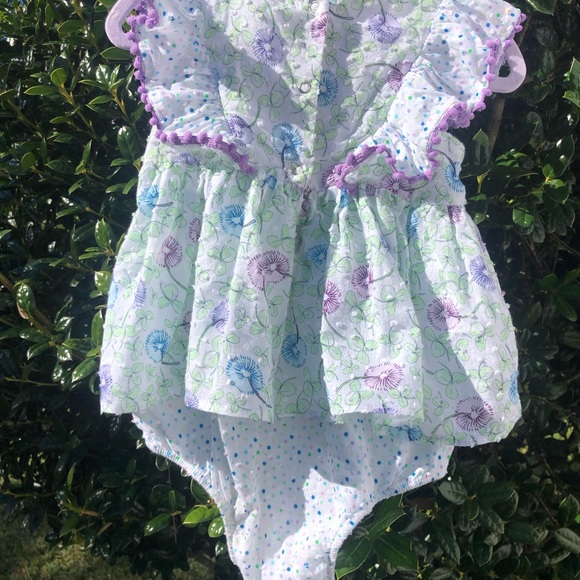 Lightly worn romper style dress Size 2. No damage or stains. Smoke free home. - Picture 4 of 9